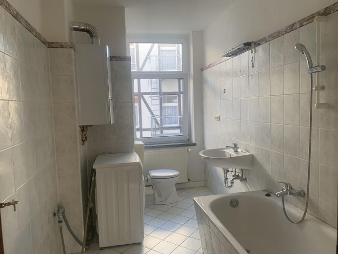 37,5 qm Altbau-Charme in schöner, ruhiger, aber noch zentraler Lage – Badezimmer