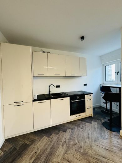 Apartamento de 1 habitación con terraza y cocina equipada en el centro de Cottbus – Einbauküche