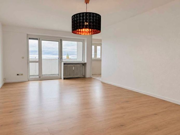 Ideale Kapitalanlage: Ca. 4,7 % Bruttomietrendite - Balkon, Aufzug und Westbalkon – Foto 1