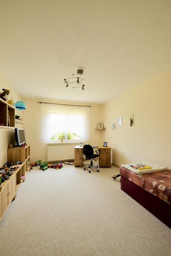 Großzügiges Einfamilienhaus auf traumhaft schönem Grundstück – Zimmer 3