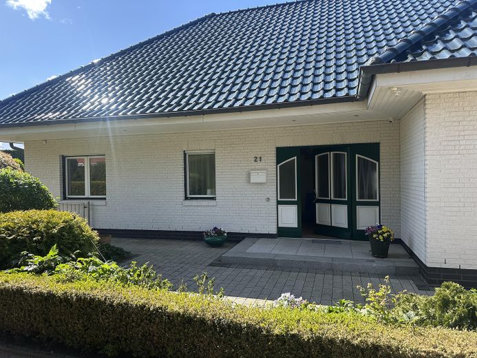 Voransicht mit Haustür