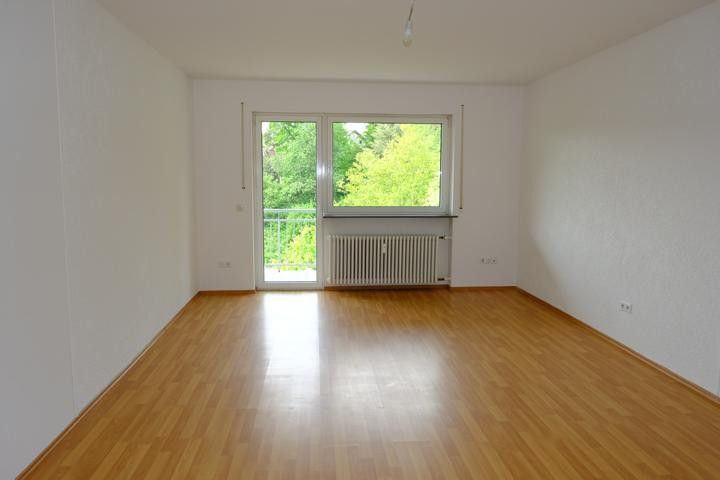 Zimmer mit Zugang Balkon