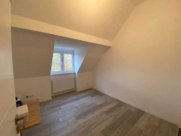# 2,5-Zimmer # EBK # Tageslichtbad # neu saniert # zentrumsnah #Nordstadt – Foto 10