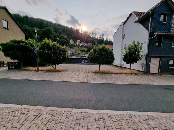 Industrie-/Logistikstandort mit Büro- und Sozialflächen| 6.000 € Kalt| 3,83 €/m² | 3D-Scan – weitere Parkplätze