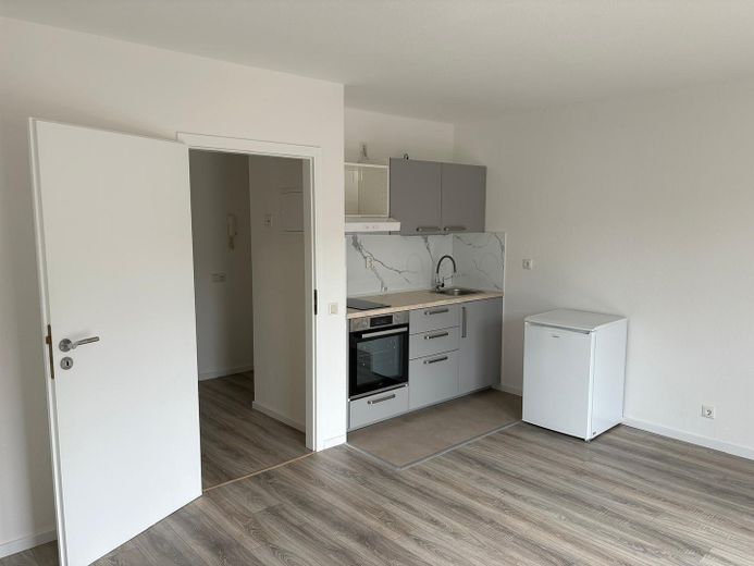 Helle Moderne 1-Zimmer Wohnung mit Einbauküche und Balkon in Motzen – Foto 2