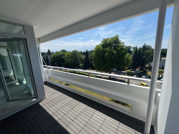 Scharfe Lanke, direkter Wasserblick, Südbalkon im Erstbezug – Foto 3