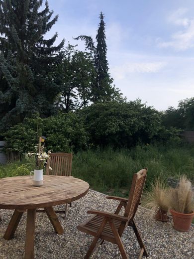 4-Zimmer-Wohnung mit großem Garten, Terrasse & Garage – Garten/Terrasse