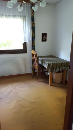 Ideal für Pferdehaltung - Einfamilienhaus, Baugrundstück, Stall und Hausweide / Resthof – Zimmer