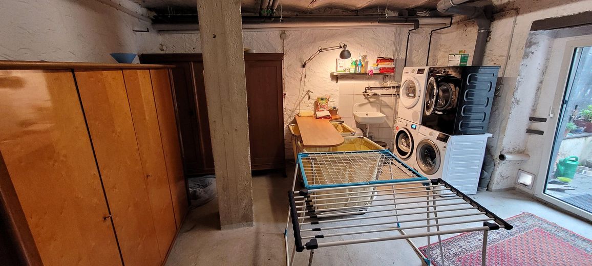 Alojamiento Moselsteig: 6 apartamentos vacacionales, cafetería y vivienda del operador con vistas al Mosela – Waschküche