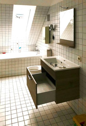 Tolle moderne DG Wohnung – Bad
