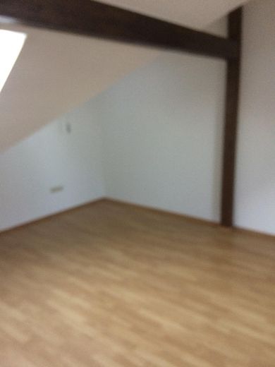 Schöne helle Dachgeschosswhg im Einfamilienhaus in Ehrang 3 ZK, großes Bad, großer Balkon – Wohnen/Essen