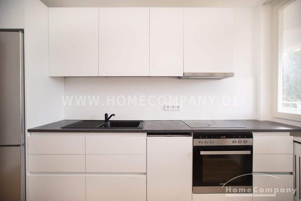 Unterhaching'de tamamen mobilyalı 5 odalı daire