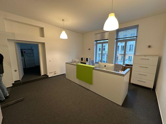Wohnen & Arbeiten am Lousberg – 205 m² im Baudenkmal, 2 Stellplätze – Empfang