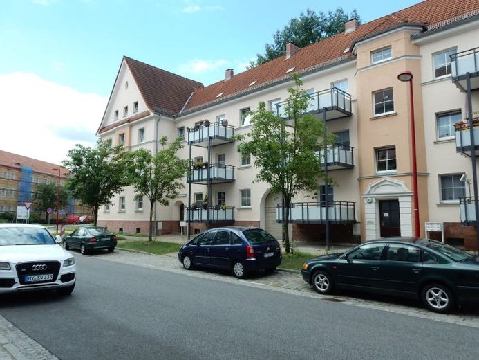 Charmante 3-Raumwohnung mit Balkon, Bad mit Fenster und Mieterkeller – फोटो 1