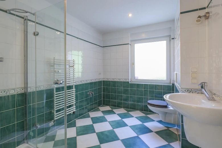 PROVISIONSFREI (Privatverkauf): Große 4-Zimmer-Wohnung in historischen Villa am Naturschutzgebiet – Foto 22