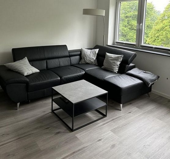Voll möblierte wohnung mit Einbauküche – Foto 3