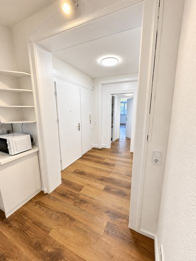Attraente appartamento monolocale come solido investimento immobiliare – Küche-Flur
