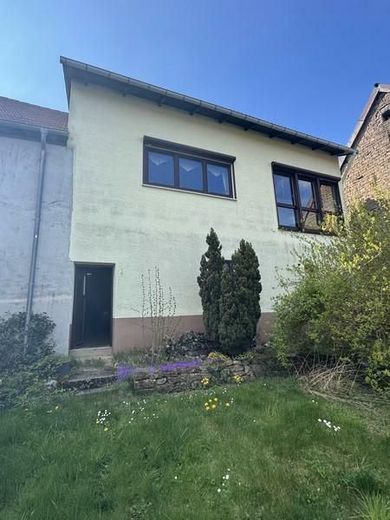 BIETERVERFAHREN - Ausblick - endlose Weite - höchste Gemeinde der Pfalz - großz. Haus - 1 oder 2 WE! – 10 Rückseite mit Wintergarten