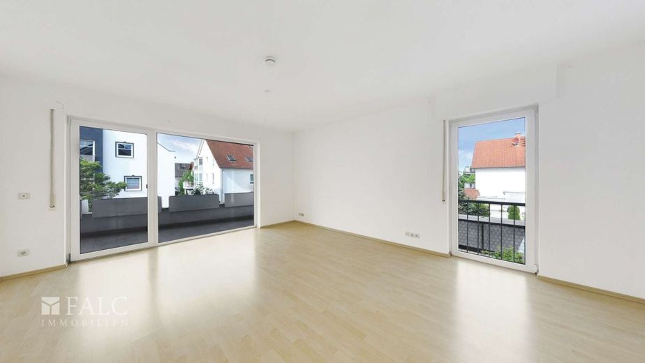 Sommer, Sonne, Balkon – Wohnzimmer