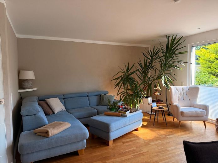 Großzügig wohnen - DHH in Waal – Wohnzimmer