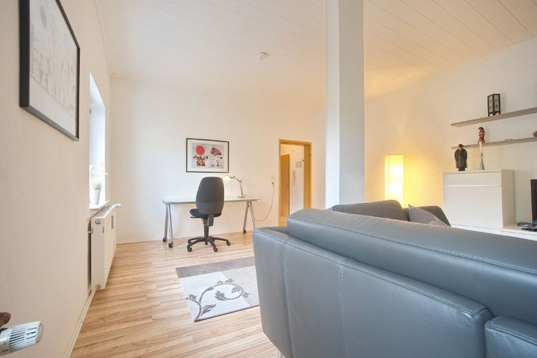 Helle, modern und komfortabel eingerichtete Wohnung in ruhiger Lage mit guter Infrastruktur – cb4ae049345fe505fff1d6715e39a24a4a56ff84.jpg