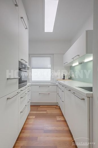 Exklusiv und sehr hochwertig ausgestattete 2-Zimmer-Gartenwohnung in Altbogenhausen – 3540f05fc5bb9511fc7741e6831a8b36554921a5.jpg