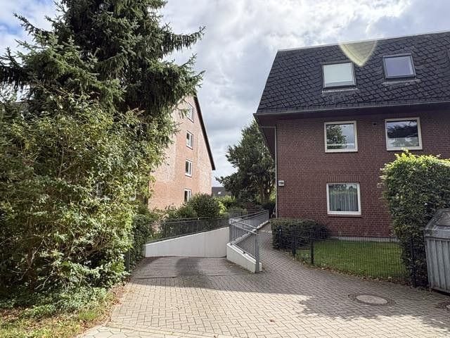 Hamburg Bergstedt’te geniş güneybatı sundurmalı ve yeşil manzaralı 2 odalı daire, 2. kat (son kat) – Fotoğraf 20