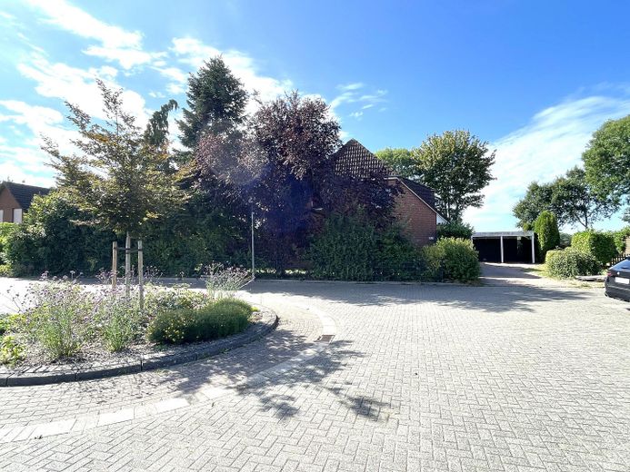 Maison mitoyenne dans un secteur à circulation apaisée – Gesamtansicht