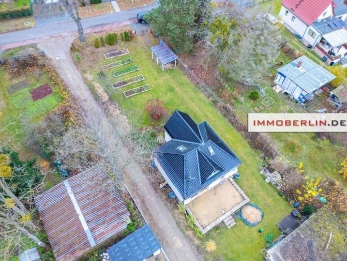 IMMOBERLIN.DE - Kleines Haus auf großem Grundstück in vorzüglicher Wohnlage – फोटो 1