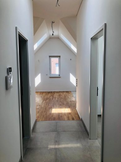 2 ZKB - Exklusive, barrierefreie Wohnung in Seeheim inkl. 2 Stellplätze – Entrée