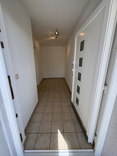 - RESERVIERT - Moderne 2-Zimmer-Wohnung mit Terrasse und Fußbodenheizung – Eingangsbereich