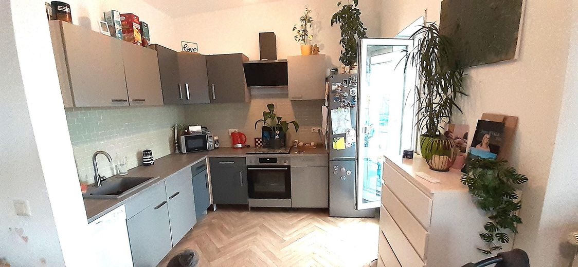 helle 3-Zi.-Wohnung mit großem Balkon und optionaler Einbauküche – offene Küche