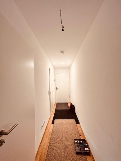 Wohnung mit Aussicht in Friedrichshain – Flur