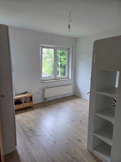 Freundliche 3-Zimmer-Wohnung mit Balkon und Stellplatz in Reichshof – Foto 6
