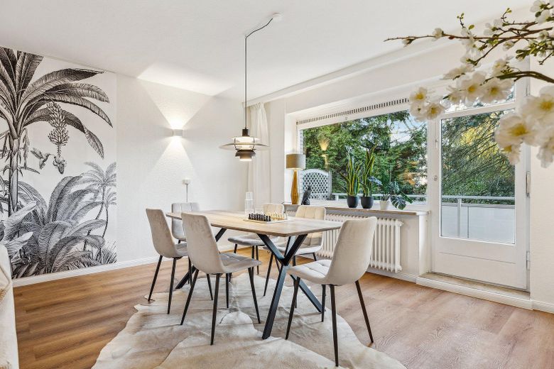 Von Privat: Erstbezug nach Sanierung – stilvolle 3-Zi.-Wohnung mit 2 Balkonen – Foto 1