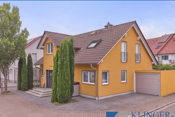 Architektur – Licht & Beständigkeit!
Nachhaltig gebaut. Zeitlos gedacht.