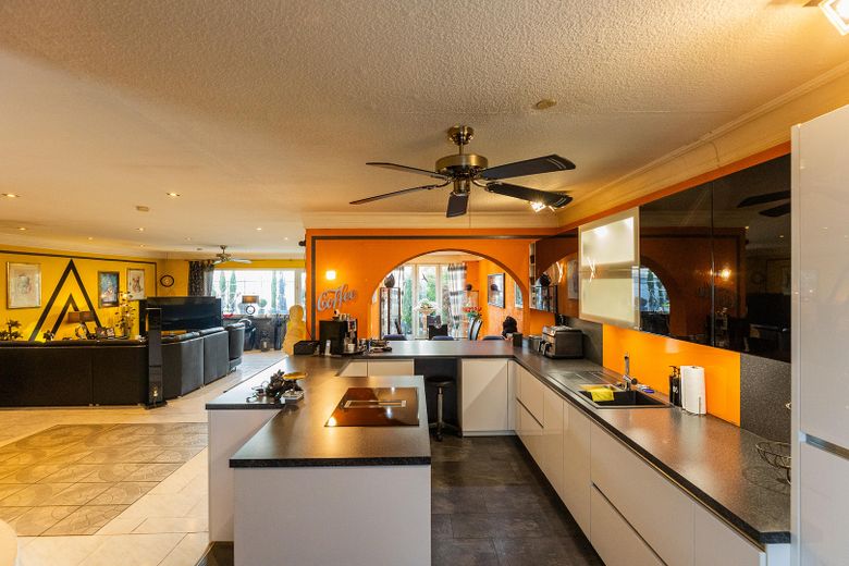 Küche Blick Wohnzimmer Esszi.