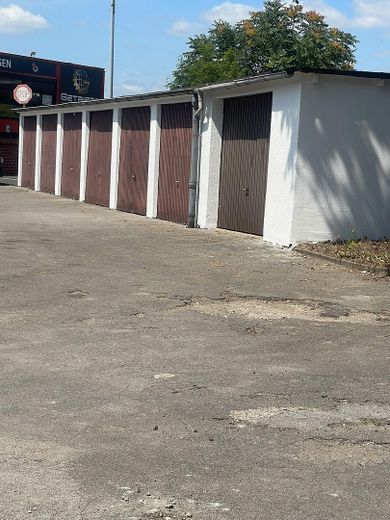 Gewerbe-/Lagerhalle in optimaler Verkehrslage (KG) – Freifläche