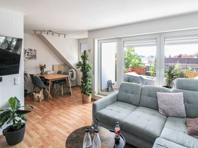 Gepflegte, einziehbereite 2,5 Zimmer-Wohnung mit Balkon im Herzen von Senden zu verkaufen – Foto 1