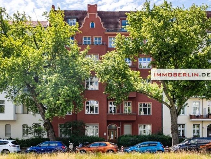 IMMOBERLIN.DE - Charmant appartement ancien avec balcon en excellent état au bord du parc – Photo 1