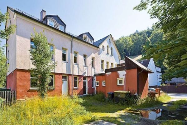 10,49% rendimento - casa residenziale e commerciale a Klingenthal nell'Erzgebirge/Vogtland