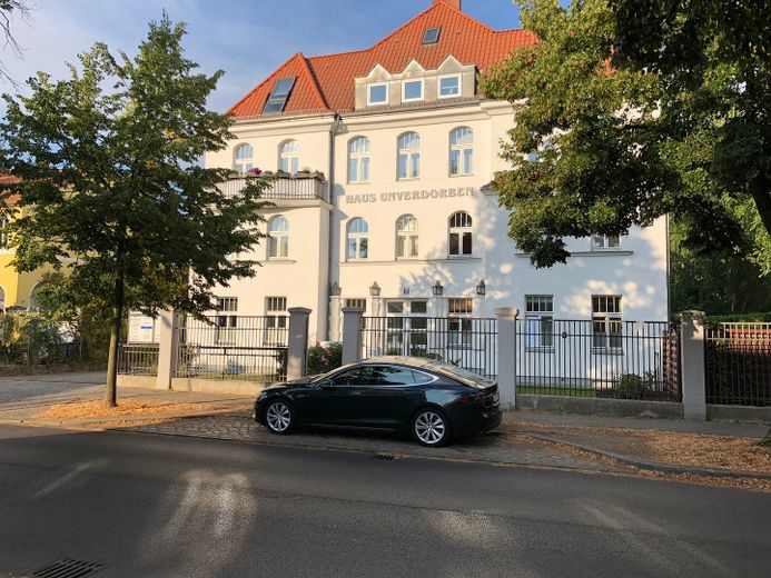 Piękne, jasne biuro, w tym prąd, z widokiem na ogród, własną toaletą, korzystaniem z sali konferencyjnej ... – Aussenansicht
