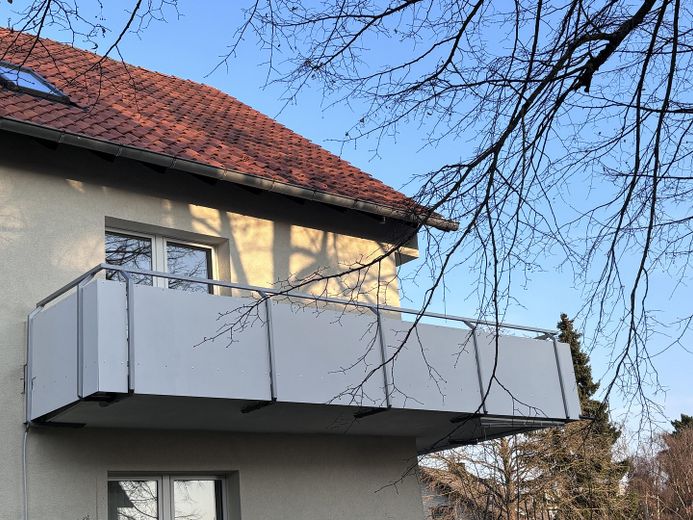 Świeżo zmodernizowane mieszkanie 3-pokojowe z dalekim widokiem – Westseite