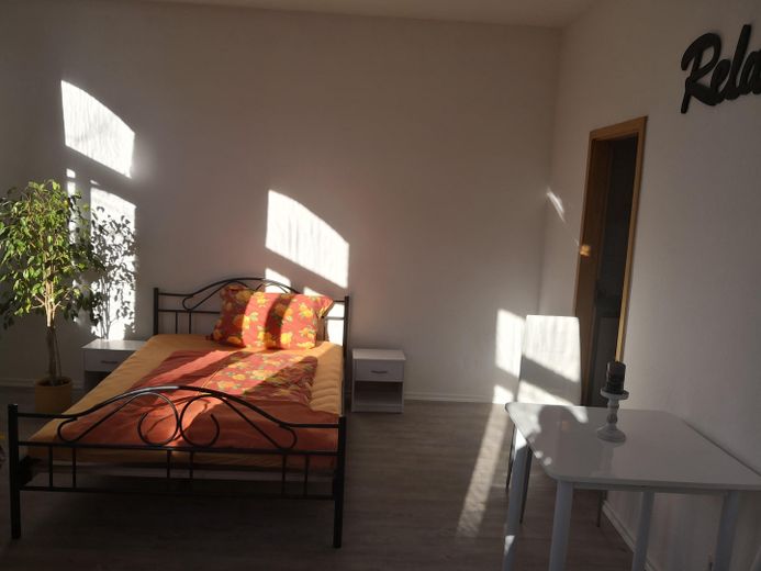 Moderno appartamento ammobiliato di 1 locale nel cuore di Meerane – Foto 4