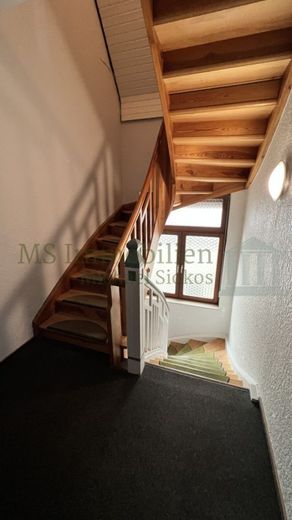 *** Bürohaus in Stadtmitte *** – OG Treppe