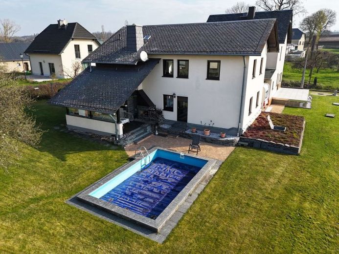 Conjunto de casas pareadas con piscina en una ubicación idílica cerca de Pöhl – Foto 1
