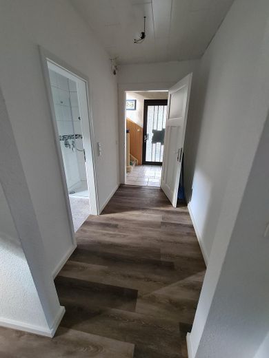 Attractive semi-detached house with two residential units and a large garden – EG Flur