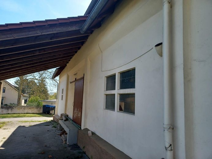 Rentables Mehrfamilienhaus mit vielen Möglichkeiten – Lagereingang inkl. Carport/Sch