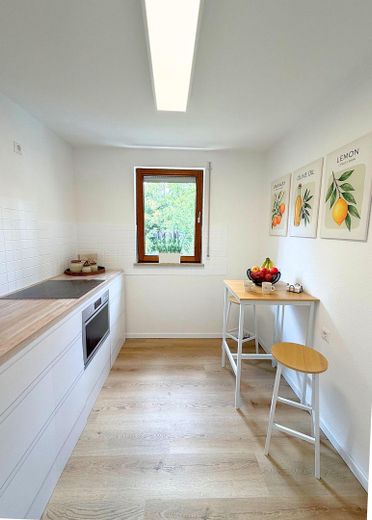 Schöne 3-Zimmer-Wohnung in ruhiger Top Lage inkl. Garage – Küche