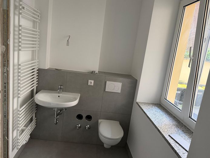 Sanierte 3 Zimmer Wohnung in der Südstadt – Badezimmer